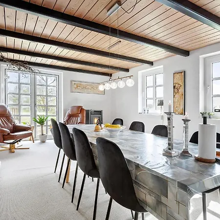 Casa de Férias 5 Bedroom Gorgeous In Thyholm