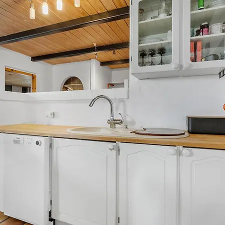 5 Bedroom Gorgeous In *