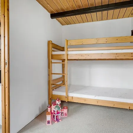 5 Bedroom Gorgeous In Thyholm