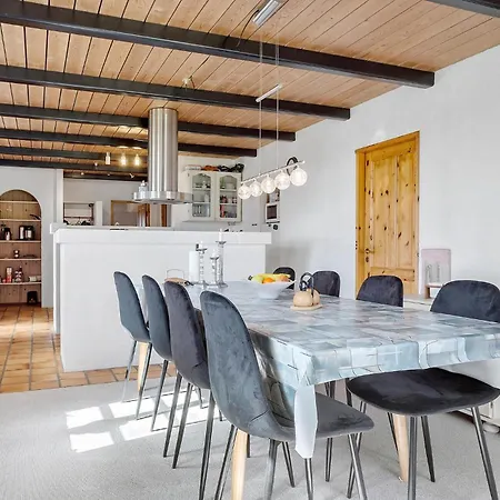 5 Bedroom Gorgeous In *