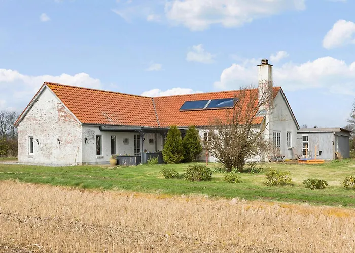 5 Bedroom Gorgeous In *