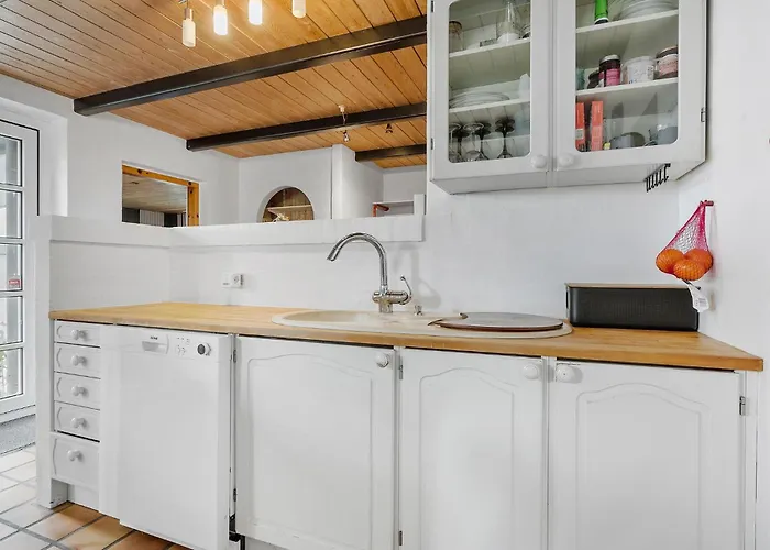 5 Bedroom Gorgeous In *