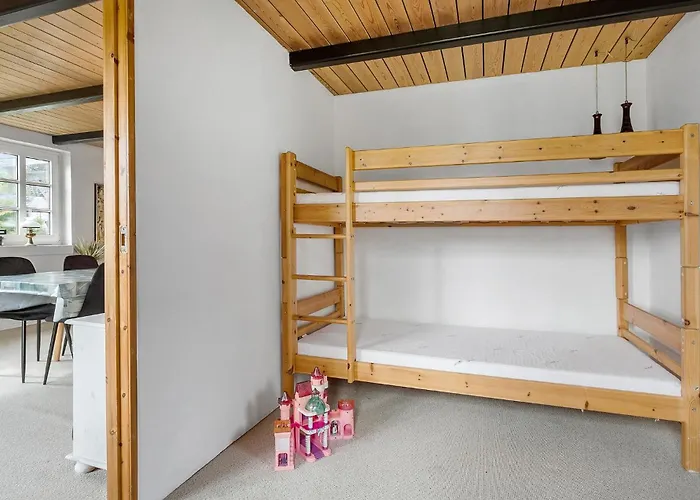 5 Bedroom Gorgeous In Thyholm