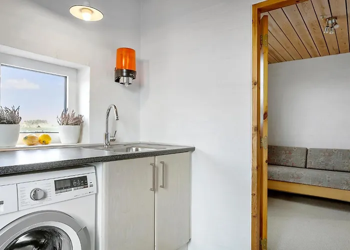 בית נופש 5 Bedroom Gorgeous In Thyholm