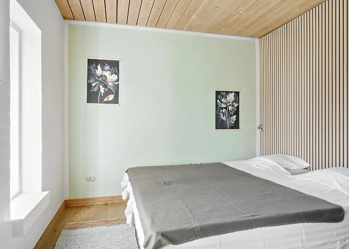 5 Bedroom Gorgeous In *